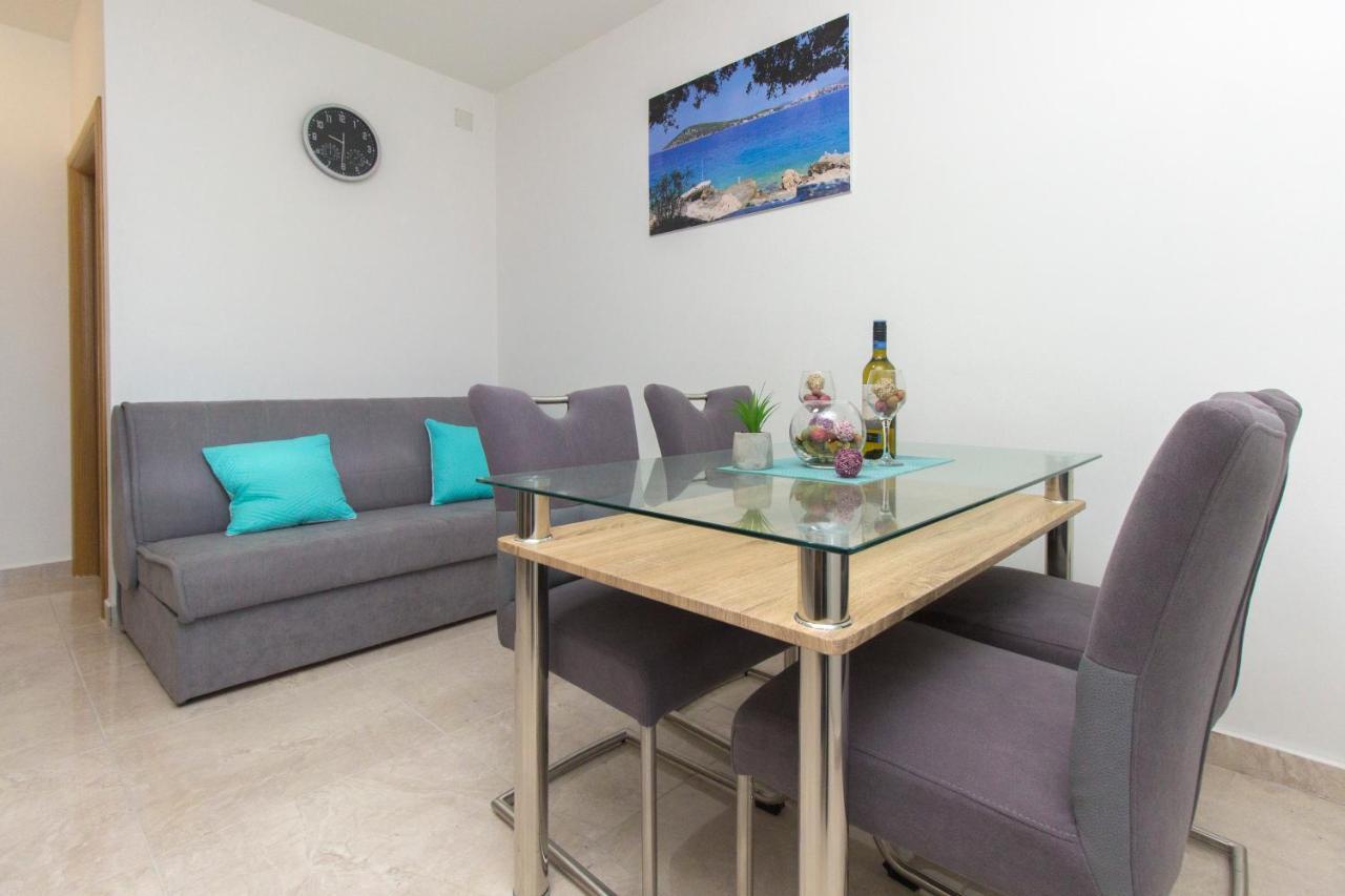 Apartmani Malis Razanj Luaran gambar
