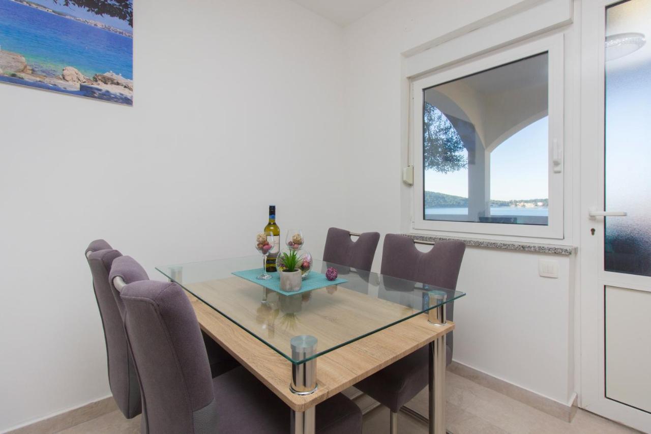 Apartmani Malis Razanj Luaran gambar