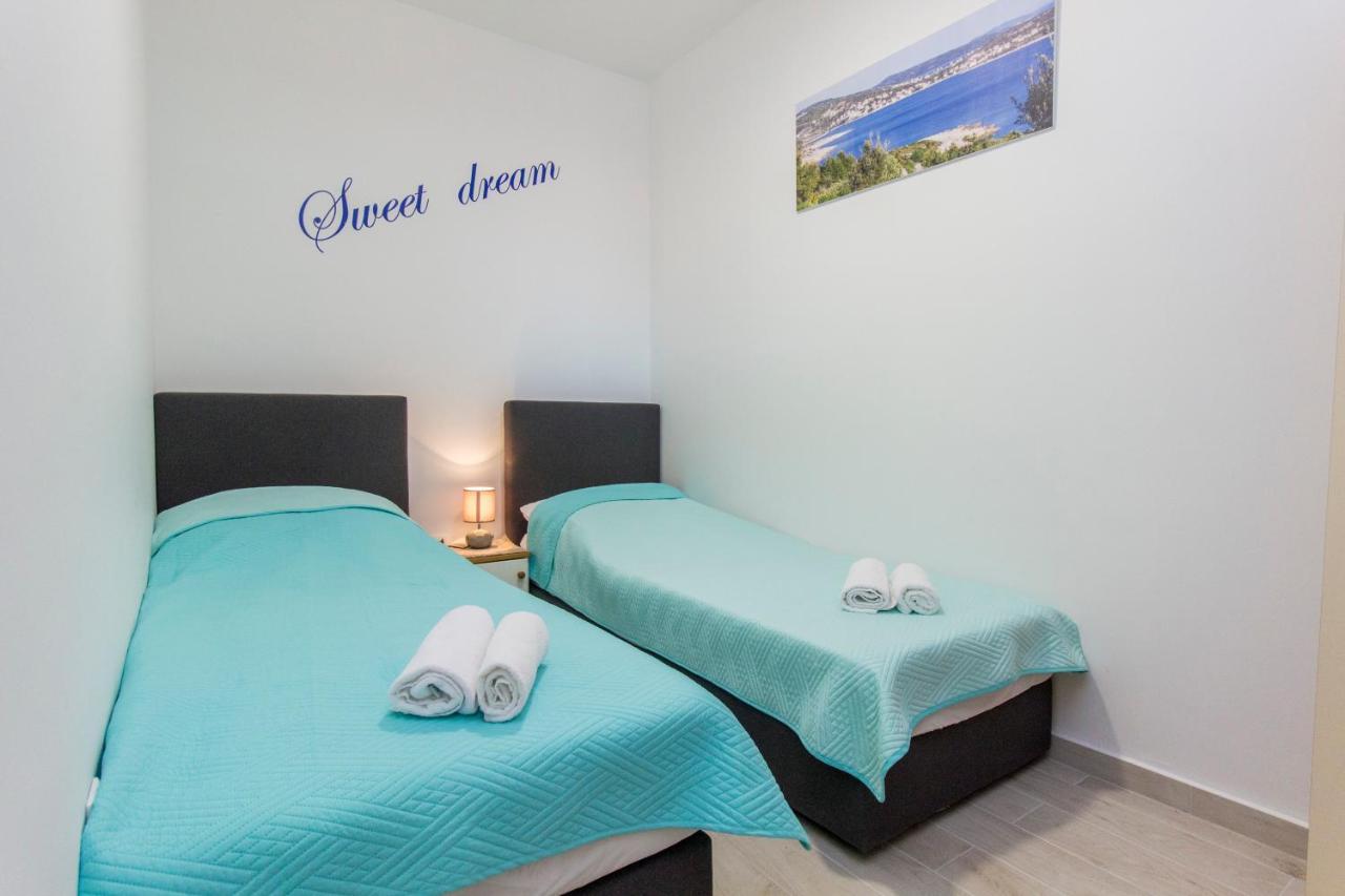 Apartmani Malis Razanj Luaran gambar