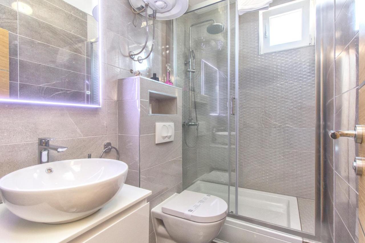 Apartmani Malis Razanj Luaran gambar